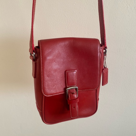 Coach Handbags - Vintage Coach Red Willis Camera (7775)